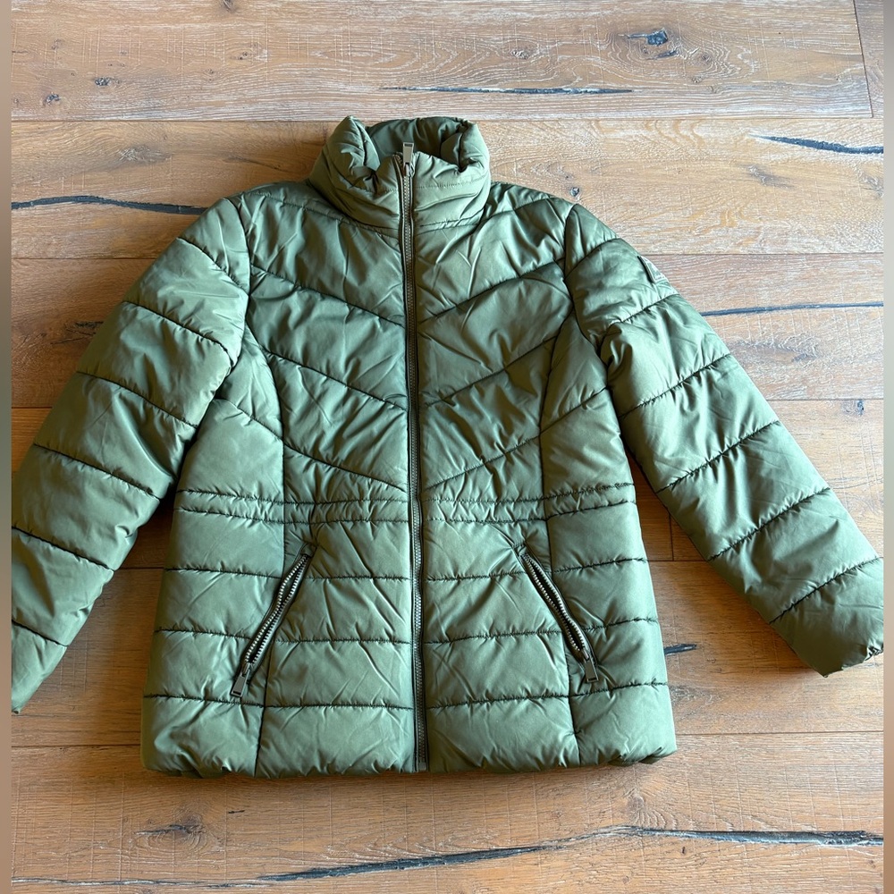 Harvey & Jones Women's Olive Puffer Jacket
